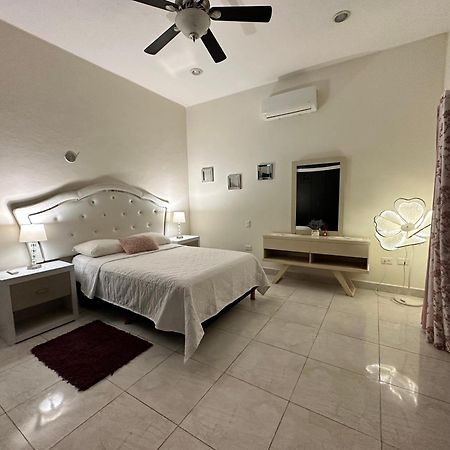 Casa Sasha'S Mini Palace Cancún Exterior foto